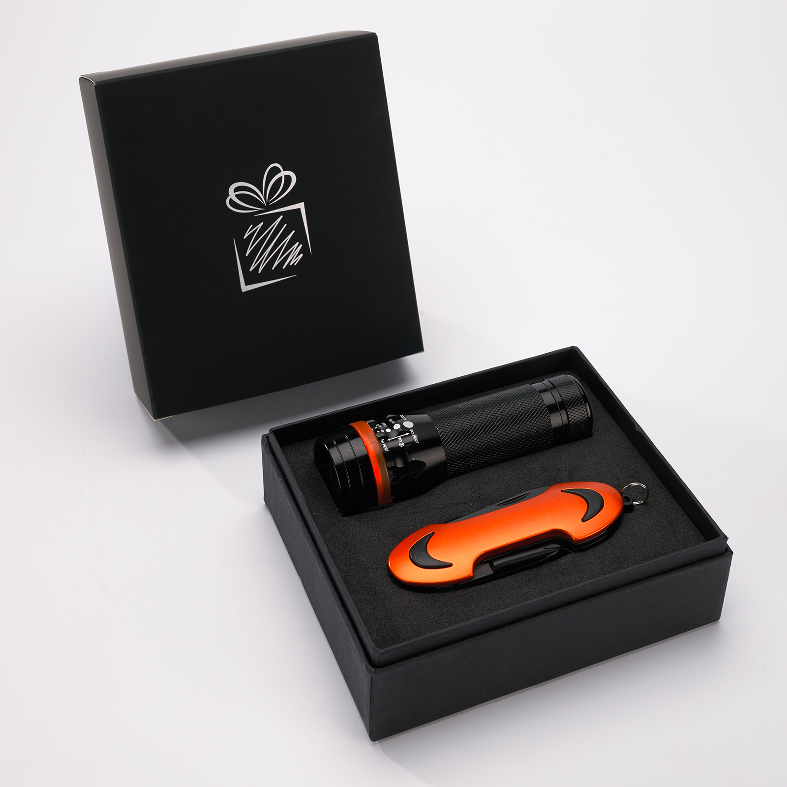 Komplekt taskulamp ja taskunuga