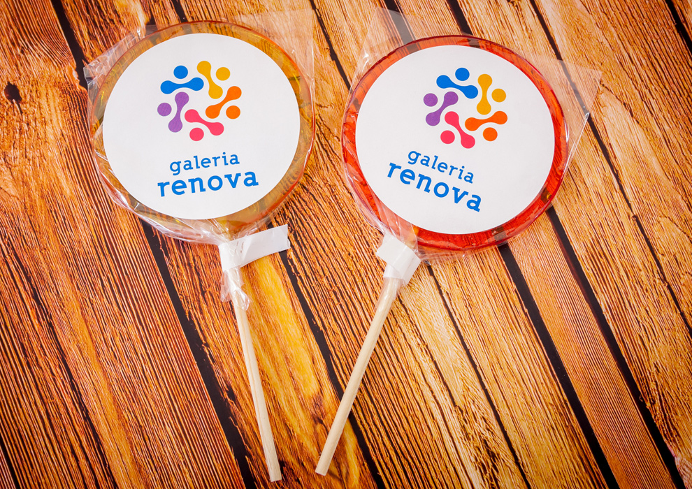 Pulgakommid Kleebisega