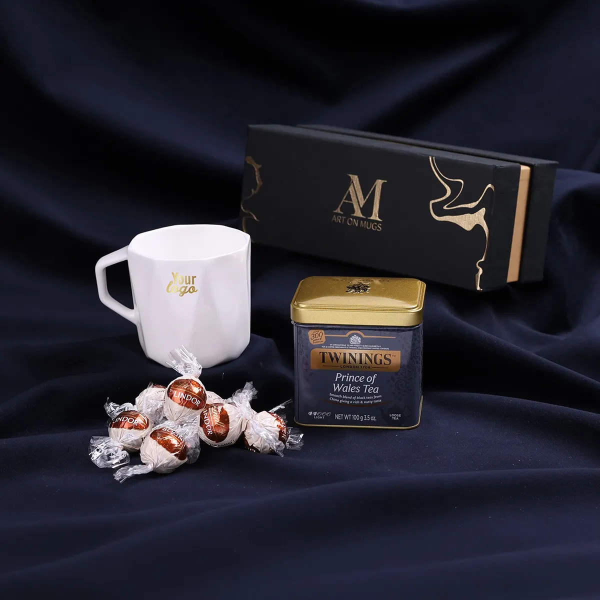 Kinkekomplekt Art on Crown Tea